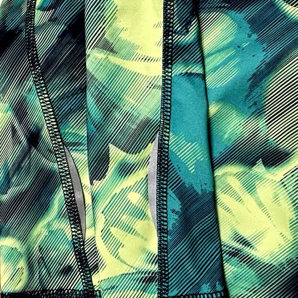 Tek Gear Women's 2X (39x20) DRYTEK Printed High-Waisted Capri Leggings Pockets - Picture 15 of 15